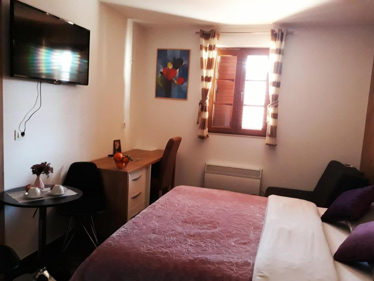 Tilia Hotel Cetinje Buitenkant foto