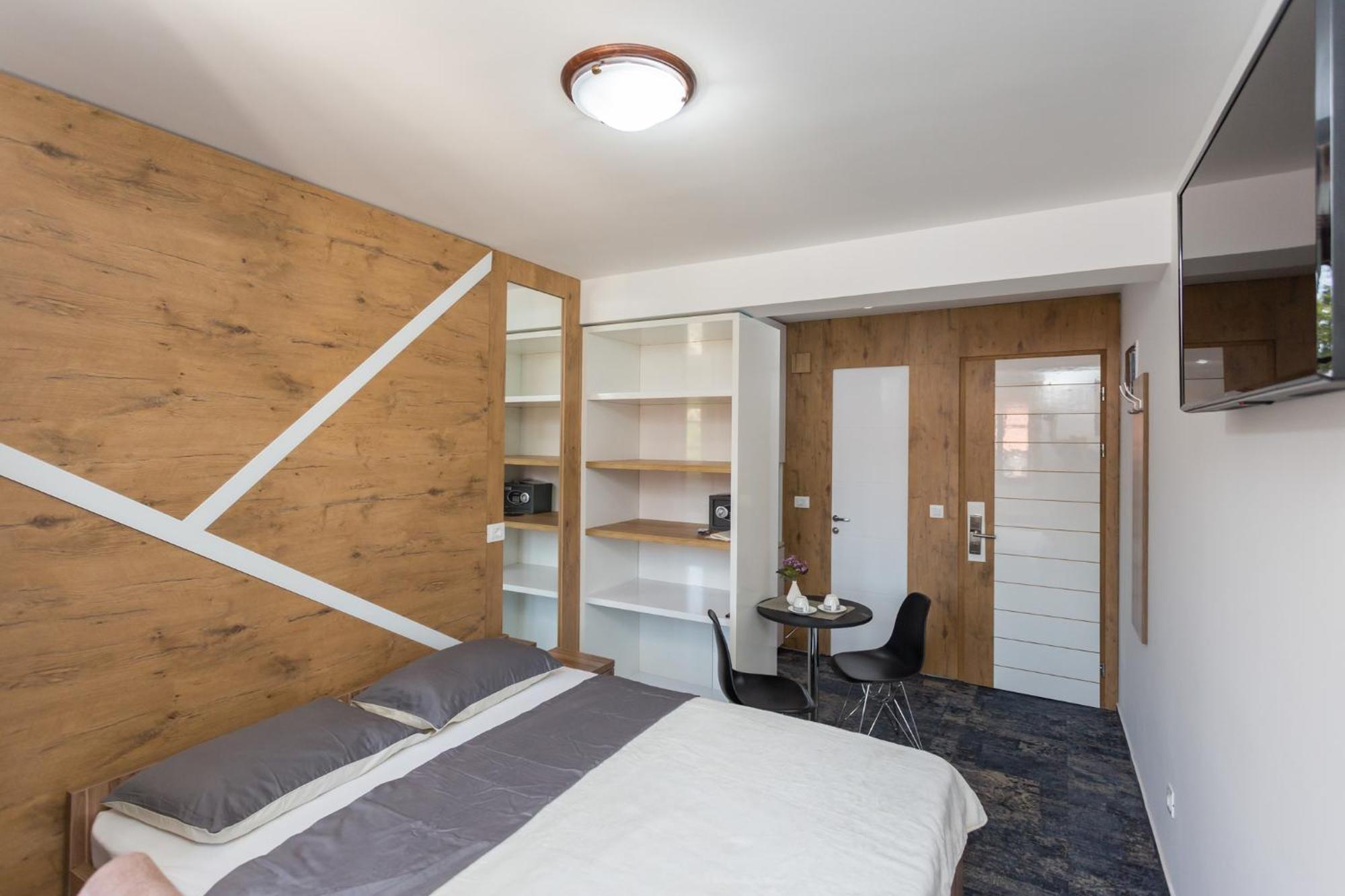 Tilia Hotel Cetinje Buitenkant foto