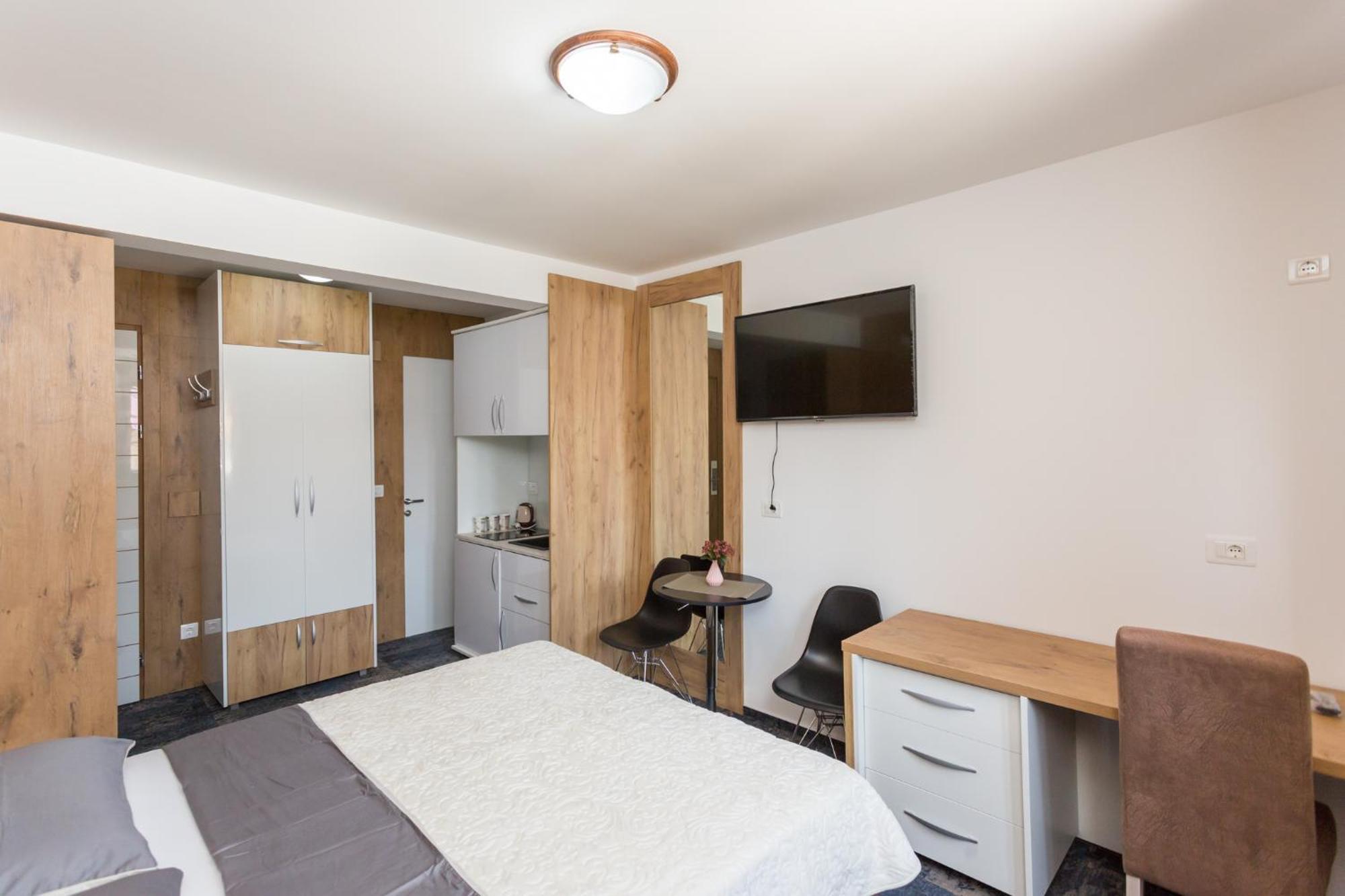 Tilia Hotel Cetinje Buitenkant foto