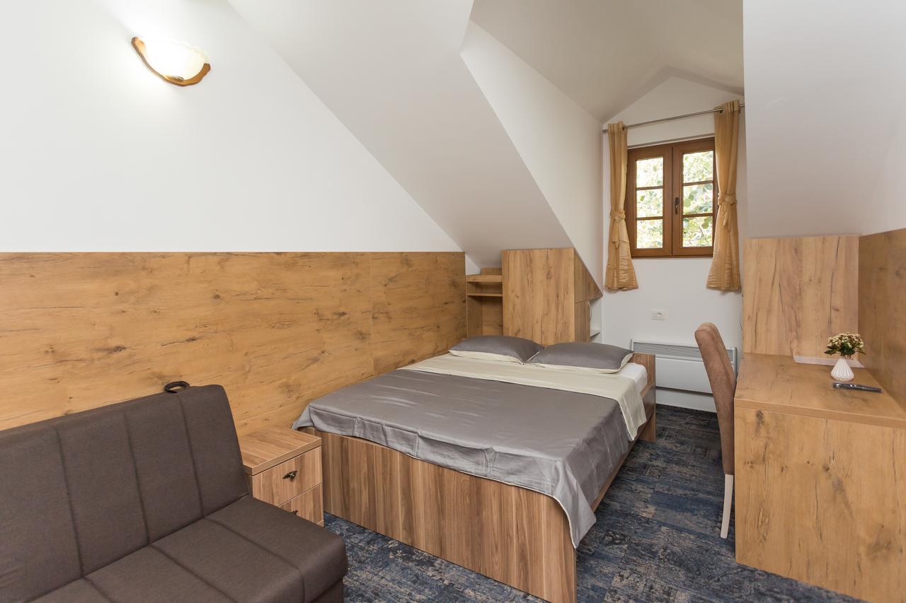 Tilia Hotel Cetinje Buitenkant foto