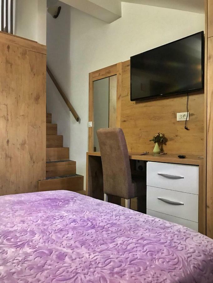 Tilia Hotel Cetinje Buitenkant foto